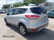 ✅ 2013 Ford Escape SE • VIN: 1FMCU0GX3DUA73538 • Lot: 42553358. Wystawiony na IAAI z przebiegiem 157 320 mil. Bezpłatny archiwum sprzedaży aukcyjnych z USA i szczegółowy raport historii pojazdu na DreamBid. Zdjęcie 3.