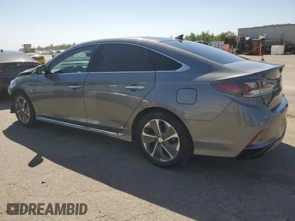 2018 Hyundai Sonata Limited с VIN KMHE34L31JA087053, выставлен на аукционе Copart как лот 81819775 с пробегом 91 289 миль миль и Списание • Salvage title. История ставок и продаж доступна на DreamBid. Изображение 2.