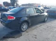 ✅ 2009 Ford Focus SE • VIN: 1FAHP35N19W112715 • Lot: 43898404. Wystawiony na IAAI z przebiegiem 126 910 mil. Bezpłatny archiwum sprzedaży aukcyjnych z USA i szczegółowy raport historii pojazdu na DreamBid. Zdjęcie 4.