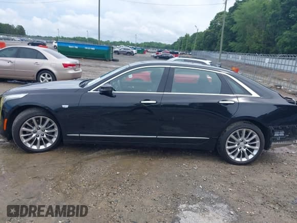 ✅ 2018 Cadillac CT6 AWD • VIN: 1G6KB5RS9JU100454 • Lot: 42376534. Listed on IAAI with 46,938 mi. Free auction sales archive from the USA and detailed vehicle history report at DreamBid. Image 15.