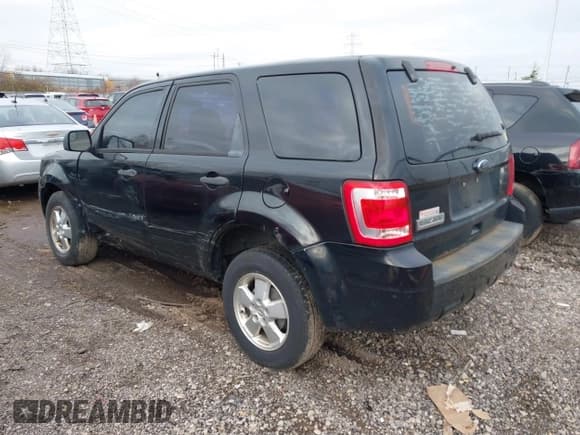 ✅ 2012 Ford Escape XLS • VIN: 1FMCU0C78CKC53131 • Lot: 43718399. Wystawiony na IAAI z przebiegiem 233 693 mil. Bezpłatny archiwum sprzedaży aukcyjnych z USA i szczegółowy raport historii pojazdu na DreamBid. Zdjęcie 3.
