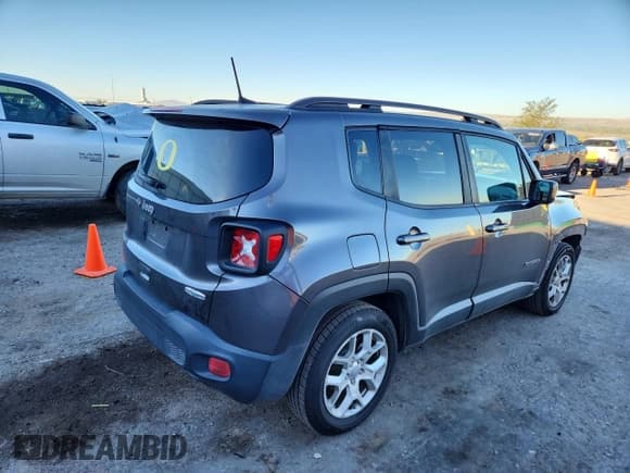 ✅ 2018 Jeep Renegade Latitude • VIN: ZACCJABB7JPH87829 • Лот: 87200025. Опубликован ранее на Copart с пробегом 241 174 миль. Бесплатный доступ к архиву аукционных продаж из США и подробный отчёт об истории автомобиля на DreamBid. Изображение 3.