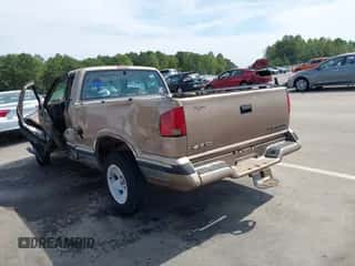 1996 Chevrolet S-10 LS с VIN 1GCCS19XXT8105972, выставлен на аукционе IAAI как лот 43281475 с пробегом 281 280 миль миль и . История ставок и продаж доступна на DreamBid. Изображение 3.