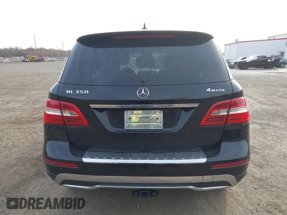 ✅ 2014 Mercedes-Benz M 350 • VIN: 4JGDA5HB3EA388310 • Lot: 43656925. Listed on IAAI with 161,045 mi. Free auction sales archive from the USA and detailed vehicle history report at DreamBid. Image 16.