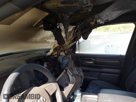 ✅ 2022 Ram 1500 Rebel • VIN: 1C6SRFLM4NN281057 • Lot: 42736018. Wystawiony na IAAI z przebiegiem Nie podano. Bezpłatny archiwum sprzedaży aukcyjnych z USA i szczegółowy raport historii pojazdu na DreamBid. Zdjęcie 6.