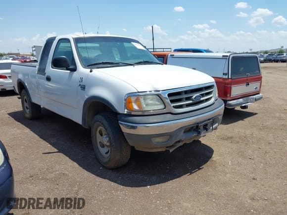 ✅ 2002 Ford F-150 XL • VIN: 2FTRX18W02CA22920 • Lot: 42426790. Listed on IAAI with 153,433 mi. Free auction sales archive from the USA and detailed vehicle history report at DreamBid. Image 1.