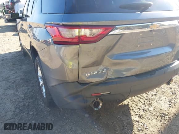 ✅ 2020 Chevrolet Traverse LS • VIN: 1GNERFKW7LJ125986 • Lot: 43445640. Wystawiony na IAAI z przebiegiem 93 583 mil. Bezpłatny archiwum sprzedaży aukcyjnych z USA i szczegółowy raport historii pojazdu na DreamBid. Zdjęcie 6.