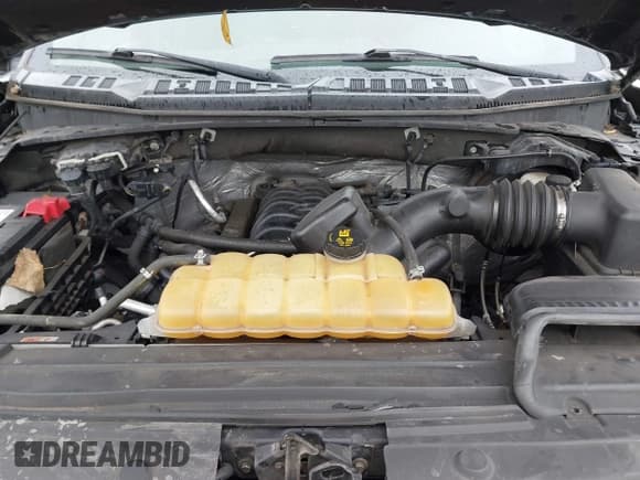 ✅ 2015 Ford F-150 XLT • VIN: 1FTFX1EF0FFD06470 • Lot: 43511049. Wystawiony na IAAI z przebiegiem 177 369 mil. Bezpłatny archiwum sprzedaży aukcyjnych z USA i szczegółowy raport historii pojazdu na DreamBid. Zdjęcie 10.