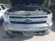 2008 Chevrolet Silverado 1500 1LT z VIN 2GCEC13J581138009, wystawiony jako IAAI lot #42768325 z przebiegiem 212 738 mil mil oraz . Historia ofert i sprzedaży dostępna na DreamBid. Obrazek 10.