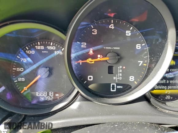 ✅ 2018 Porsche Macan • VIN: WP1AA2A54JLB14587 • Лот: 96050415. Опубликован ранее на Copart с пробегом 166 818 миль. Бесплатный доступ к архиву аукционных продаж из США и подробный отчёт об истории автомобиля на DreamBid. Изображение 9.