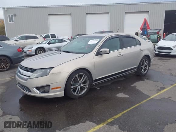 ✅ 2010 Ford Fusion SEL • VIN: 3FAHP0JG9AR187899 • Lot: 43537782. Wystawiony na IAAI z przebiegiem 236 575 mil. Bezpłatny archiwum sprzedaży aukcyjnych z USA i szczegółowy raport historii pojazdu na DreamBid. Zdjęcie 2.