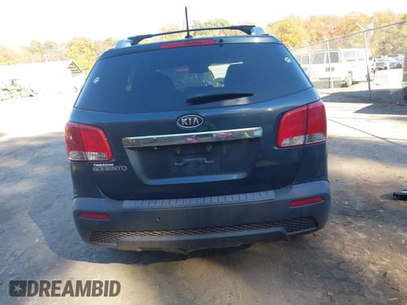 ✅ 2012 Kia Sorento LX • VIN: 5XYKTCA64CG208093 • Лот: 43602711. Опубликован ранее на IAAI с пробегом 125 111 миль. Бесплатный доступ к архиву аукционных продаж из США и подробный отчёт об истории автомобиля на DreamBid. Изображение 16.