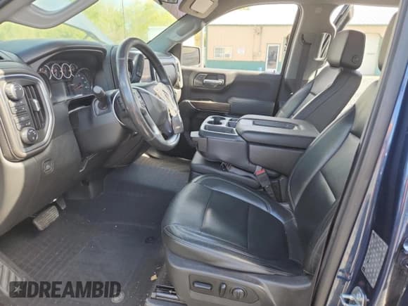 ✅ 2019 Chevrolet Silverado 1500 LT • VIN: 1GCUYDED9KZ155884 • Lot: 82394165. Wystawiony na Copart z przebiegiem 69 120 mil. Bezpłatny archiwum sprzedaży aukcyjnych z USA i szczegółowy raport historii pojazdu na DreamBid. Zdjęcie 7.