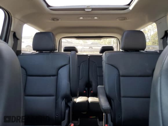 ✅ 2022 GMC Acadia SLT • VIN: 1GKKNULS6NZ117166 • Lot: 82216515. Wystawiony na Copart z przebiegiem 86 696 mil. Bezpłatny archiwum sprzedaży aukcyjnych z USA i szczegółowy raport historii pojazdu na DreamBid. Zdjęcie 10.