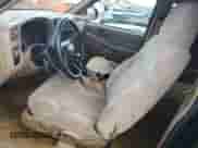 2002 Chevrolet Blazer LS z VIN 1GNCT18W52K187799, wystawiony jako Copart lot #73642634 z przebiegiem Nie podano mil oraz Szkoda całkowita • Salvage title. Historia ofert i sprzedaży dostępna na DreamBid. Obrazek 7.