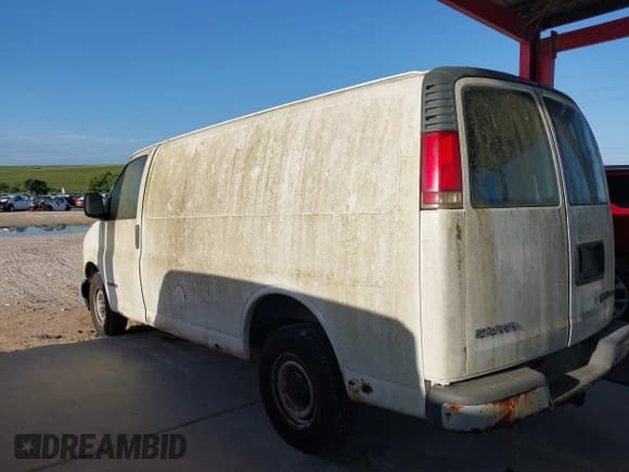 ✅ 1997 GMC Savana • VIN: 1GTFG25W3V1064582 • Lot: 43094120. Wystawiony na IAAI z przebiegiem Nie podano. Bezpłatny archiwum sprzedaży aukcyjnych z USA i szczegółowy raport historii pojazdu na DreamBid. Zdjęcie 12.