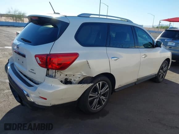 ✅ 2018 Nissan Pathfinder SL • VIN: 5N1DR2MM1JC670197 • Lot: 43409571. Listed on IAAI with 101,067 mi. Free auction sales archive from the USA and detailed vehicle history report at DreamBid. Image 17.