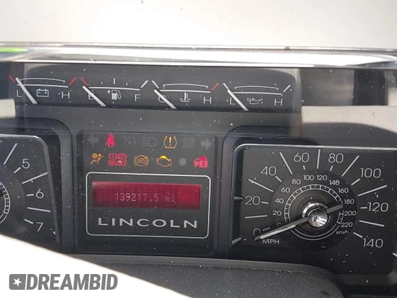 ✅ 2007 Lincoln Navigator • VIN: 5LMFU27587LJ06628 • Lot: 42595478. Wystawiony na IAAI z przebiegiem 139 217 mil. Bezpłatny archiwum sprzedaży aukcyjnych z USA i szczegółowy raport historii pojazdu na DreamBid. Zdjęcie 7.