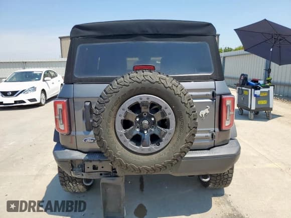 ✅ 2021 Ford Bronco • VIN: 1FMEE5DP3MLB04025 • Lot: 70059825. Wystawiony na Copart z przebiegiem 35 667 mil. Bezpłatny archiwum sprzedaży aukcyjnych z USA i szczegółowy raport historii pojazdu na DreamBid. Zdjęcie 6.