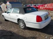 ✅ 2010 Lincoln Town Car Signature Limited • VIN: 2LNBL8CV7AX615844 • Лот: 43720681. Опубликован ранее на IAAI с пробегом 53 542 миль. Бесплатный доступ к архиву аукционных продаж из США и подробный отчёт об истории автомобиля на DreamBid. Изображение 3.