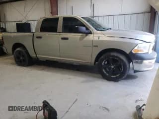 ✅ 2010 Dodge 1500 Sport • VIN: 1D7RB1CT0AS194912 • Lot: 84595534. Wystawiony na Copart z przebiegiem 184 887 mil. Bezpłatny archiwum sprzedaży aukcyjnych z USA i szczegółowy raport historii pojazdu na DreamBid. Zdjęcie 4.