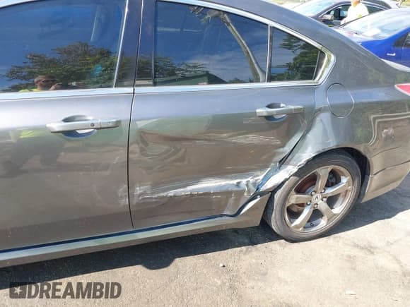 ✅ 2010 Acura TL Technology • VIN: 19UUA8F53AA013404 • Lot: 43240086. Wystawiony na IAAI z przebiegiem 336 922 mil. Bezpłatny archiwum sprzedaży aukcyjnych z USA i szczegółowy raport historii pojazdu na DreamBid. Zdjęcie 6.