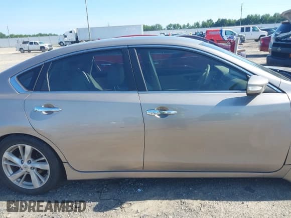 ✅ 2013 Nissan Altima SV • VIN: 1N4AL3AP5DC163746 • Lot: 42765820. Listed on IAAI with 238,266 mi. Free auction sales archive from the USA and detailed vehicle history report at DreamBid. Image 13.
