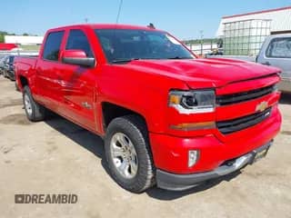 2018 Chevrolet Silverado 1500 LT с VIN 3GCUKREC8JG458224, выставлен на аукционе IAAI как лот 43028501 с пробегом 98 572 миль миль и . История ставок и продаж доступна на DreamBid. Изображение 1.