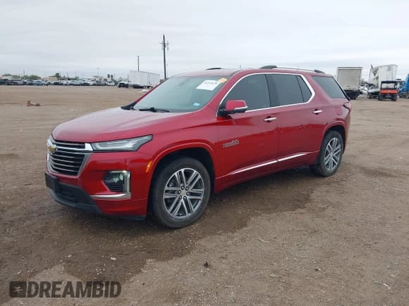 ✅ 2023 Chevrolet Traverse High Country • VIN: 1GNEVNKW7PJ221810 • Lot: 41215676. Wystawiony na IAAI z przebiegiem 26 020 mil. Bezpłatny archiwum sprzedaży aukcyjnych z USA i szczegółowy raport historii pojazdu na DreamBid. Zdjęcie 2.