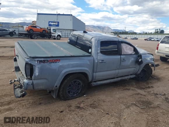 ✅ 2018 Toyota Tacoma TRD Sport • VIN: 3TMCZ5ANXJM139285 • Lot: 81971735. Listed on Copart with Not provided. Free auction sales archive from the USA and detailed vehicle history report at DreamBid. Image 3.