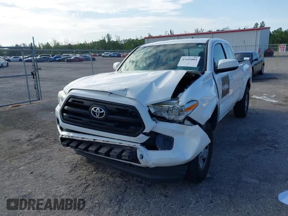 ✅ 2017 Toyota Tacoma SR • VIN: 5TFRX5GN1HX081966 • Lot: 43105004. Wystawiony na IAAI z przebiegiem 96 483 mil. Bezpłatny archiwum sprzedaży aukcyjnych z USA i szczegółowy raport historii pojazdu na DreamBid. Zdjęcie 6.