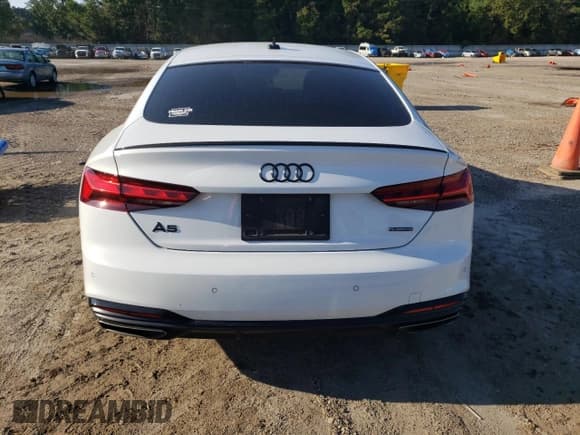 ✅ 2024 Audi A5 Sportback S line Premium Plus • VIN: WAUFACF54RA012667 • Lot: 71015985. Wystawiony na Copart z przebiegiem 29 308 mil. Bezpłatny archiwum sprzedaży aukcyjnych z USA i szczegółowy raport historii pojazdu na DreamBid. Zdjęcie 6.