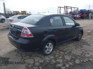 2007 Chevrolet Aveo LS z VIN KL1TD56647B107715, wystawiony jako IAAI lot #41479451 z przebiegiem 132 393 mil mil oraz . Historia ofert i sprzedaży dostępna na DreamBid. Obrazek 4.