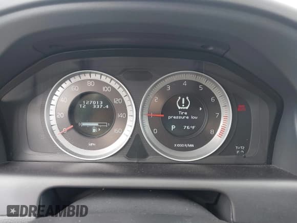 ✅ 2013 Volvo XC60 T6 • VIN: YV4902DZ0D2467664 • Лот: 43231573. Опубликован ранее на IAAI с пробегом 127 013 миль. Бесплатный доступ к архиву аукционных продаж из США и подробный отчёт об истории автомобиля на DreamBid. Изображение 7.