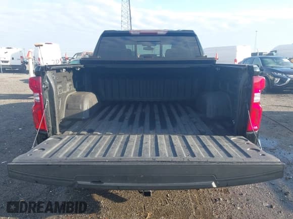 ✅ 2021 Chevrolet Silverado 1500 RST • VIN: 1GCUYEED1MZ130471 • Lot: 43109120. Wystawiony na IAAI z przebiegiem 80 336 mil. Bezpłatny archiwum sprzedaży aukcyjnych z USA i szczegółowy raport historii pojazdu na DreamBid. Zdjęcie 17.