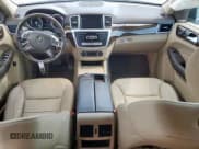 ✅ 2015 Mercedes-Benz M 250 • VIN: 4JGDA0EB7FA532157 • Lot: 68215585. Wystawiony na Copart z przebiegiem 121 057 mil. Bezpłatny archiwum sprzedaży aukcyjnych z USA i szczegółowy raport historii pojazdu na DreamBid. Zdjęcie 8.