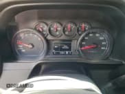 ✅ 2020 Chevrolet Silverado 1500 Custom • VIN: 1GCRWBEK4LZ270571 • Lot: 56644385. Wystawiony na Copart z przebiegiem 22 386 mil. Bezpłatny archiwum sprzedaży aukcyjnych z USA i szczegółowy raport historii pojazdu na DreamBid. Zdjęcie 9.