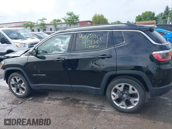 ✅ 2019 Jeep Compass Limited • VIN: 3C4NJCCB4KT675681 • Lot: 42612071. Listed on IAAI with 57,120 mi. Free auction sales archive from the USA and detailed vehicle history report at DreamBid. Image 15.