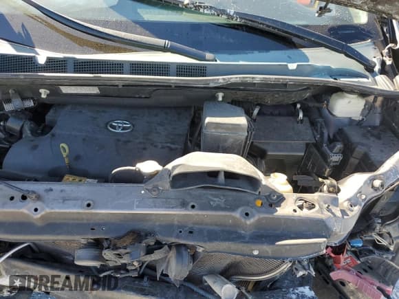 ✅ 2014 Toyota Sienna LE • VIN: 5TDKK3DC7ES433781 • Lot: 91666365. Listed on Copart with 350,438 mi. Free auction sales archive from the USA and detailed vehicle history report at DreamBid. Image 12.