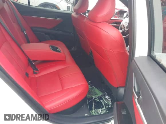 2025 Toyota Camry LE z VIN 4T1DAACK6SU606394, wystawiony jako IAAI lot #43223731 z przebiegiem 2 874 mil mil oraz . Historia ofert i sprzedaży dostępna na DreamBid. Obrazek 8.