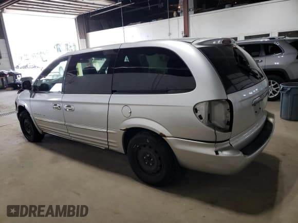 ✅ 2001 Chrysler Town & Country LXi • VIN: 2C4GP54L71R260642 • Lot: 69809815. Listed on Copart with 235,000 mi. Free auction sales archive from the USA and detailed vehicle history report at DreamBid. Image 2.