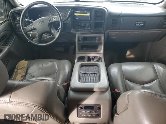 ✅ 2004 Chevrolet Suburban Z71 • VIN: 3GNFK16Z94G310219 • Лот: 45228915. Опубликован ранее на Copart с пробегом 341 057 миль. Бесплатный доступ к архиву аукционных продаж из США и подробный отчёт об истории автомобиля на DreamBid. Изображение 8.