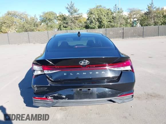 2021 Hyundai Elantra SEL z VIN 5NPLM4AG3MH007120, wystawiony jako IAAI lot #43486291 z przebiegiem 46 109 mil mil oraz . Historia ofert i sprzedaży dostępna na DreamBid. Obrazek 17.
