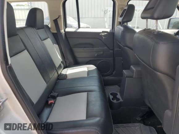 ✅ 2008 Jeep Patriot Sport • VIN: 1J8FT28078D601033 • Lot: 66777215. Listed on Copart with 121,535 mi. Free auction sales archive from the USA and detailed vehicle history report at DreamBid. Image 11.