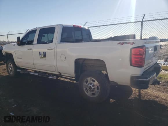 ✅ 2018 Chevrolet Silverado 2500HD LT • VIN: 1GC1KVEG3JF185029 • Lot: 89381045. Wystawiony na Copart z przebiegiem 155 849 mil. Bezpłatny archiwum sprzedaży aukcyjnych z USA i szczegółowy raport historii pojazdu na DreamBid. Zdjęcie 2.