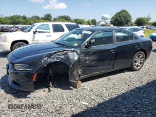 ✅ 2015 Dodge Charger SE • VIN: 2C3CDXFG0FH717148 • Лот: 66098645. Опубликован ранее на Copart с пробегом 128 637 миль. Бесплатный доступ к архиву аукционных продаж из США и подробный отчёт об истории автомобиля на DreamBid. Изображение 1.