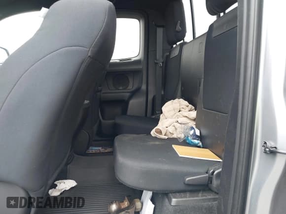 ✅ 2020 Toyota Tacoma SR • VIN: 3TYRZ5CN9LT000618 • Lot: 42119063. Listed on IAAI with 29,503 mi. Free auction sales archive from the USA and detailed vehicle history report at DreamBid. Image 8.