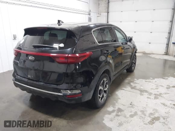 ✅ 2020 Kia Sportage LX • VIN: KNDPMCAC1L7634250 • Lot: 43711483. Wystawiony na IAAI z przebiegiem 57 824 mil. Bezpłatny archiwum sprzedaży aukcyjnych z USA i szczegółowy raport historii pojazdu na DreamBid. Zdjęcie 4.
