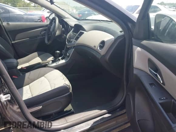 2015 Chevrolet Cruze LS с VIN 1G1PB5SH2F7190496, выставлен на аукционе IAAI как лот 42810374 с пробегом 165 562 миль миль и . История ставок и продаж доступна на DreamBid. Изображение 5.