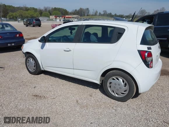 ✅ 2013 Chevrolet Sonic LS • VIN: 1G1JA6SH2D4188731 • Lot: 41908527. Listed on IAAI with 178,887 mi. Free auction sales archive from the USA and detailed vehicle history report at DreamBid. Image 3.